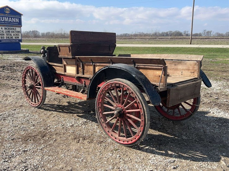 international-highwheeler-image-3