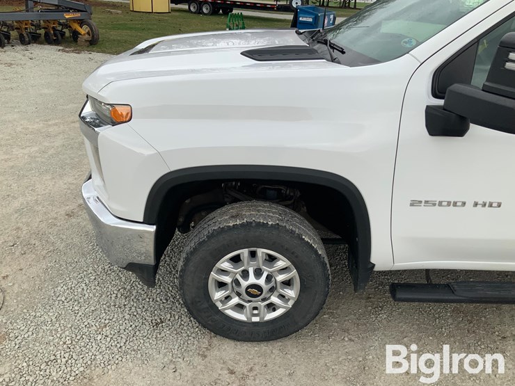 2022-chevrolet-2500-image-11