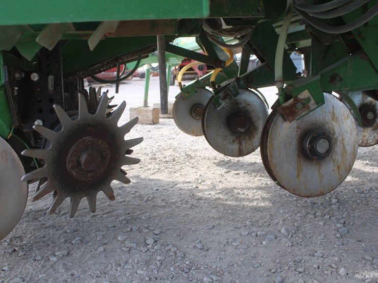 john-deere-7200-image-25