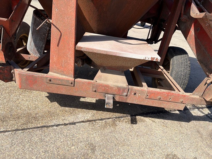 farmhand-feedmaster-grinder-mixer-image-9