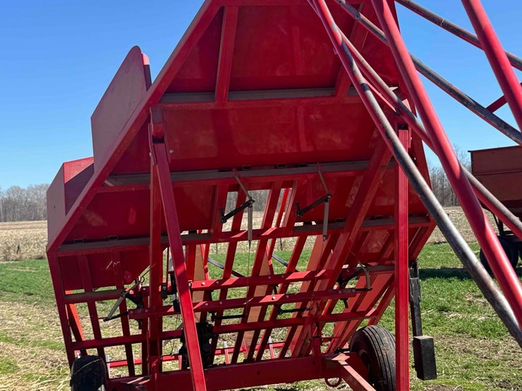 kuhns-1034-hay-accumulator---field-ready-image-13