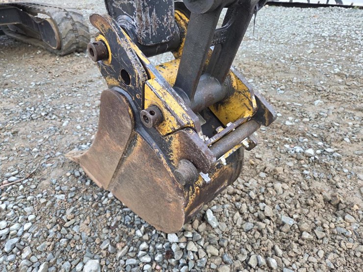 2020-deere-26g-image-12