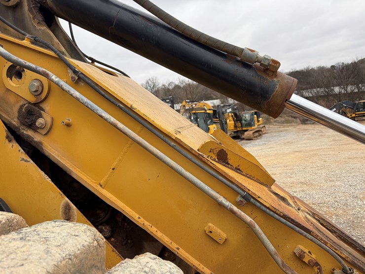 2005-caterpillar-930g-image-21