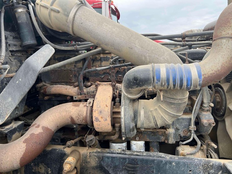 2000-freightliner-fld120-image-8