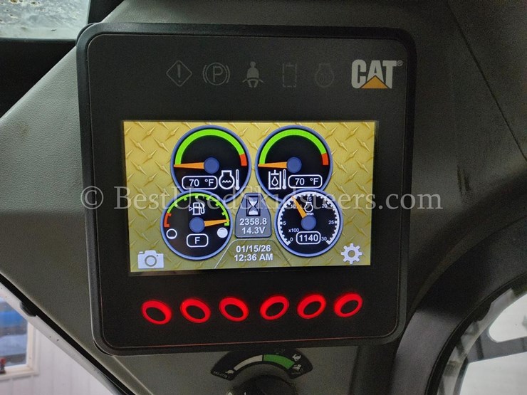 2019-caterpillar-246d3-image-34