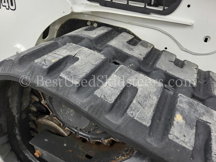 2023-bobcat-t740-image-15