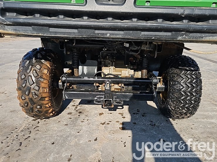 2021-john-deere-gator-hpx815e-image-13