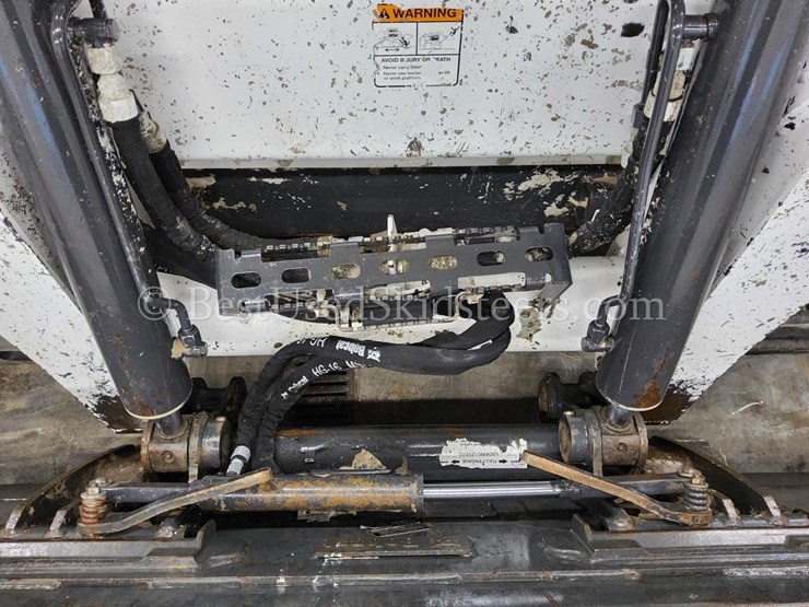 2022-bobcat-t870-image-21