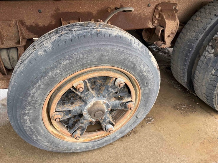 1989-ford-l-image-27