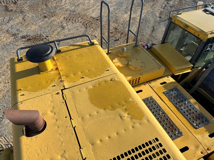 2006-deere-650d-lc-image-32