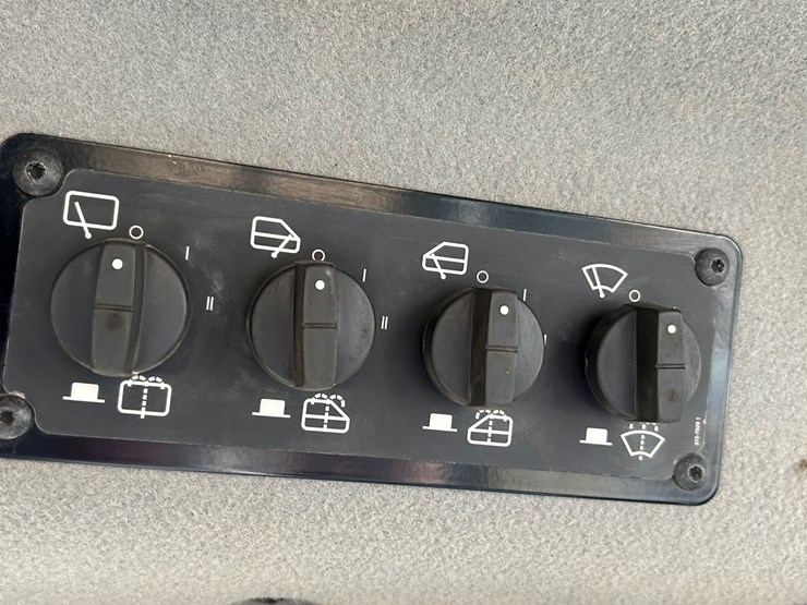 2015-caterpillar-d6t-lgp-image-71