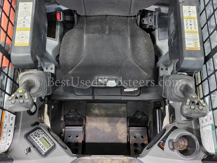 2022-bobcat-t770-image-26