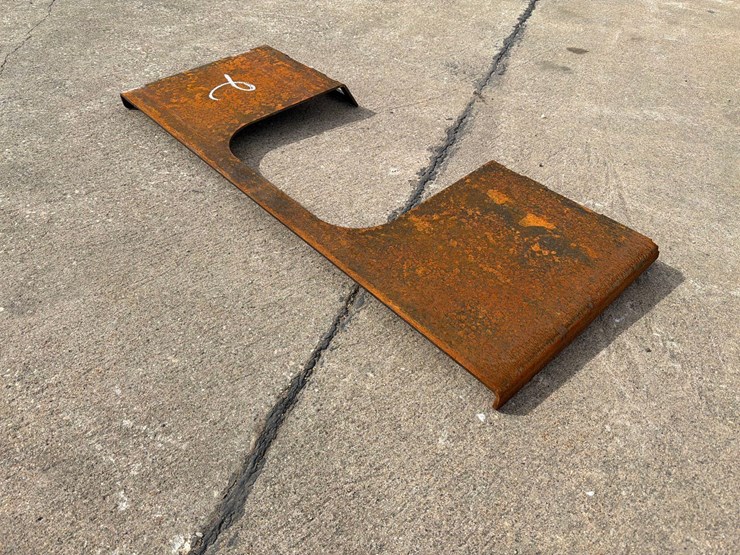 skidloader-open-back-plate-image-1