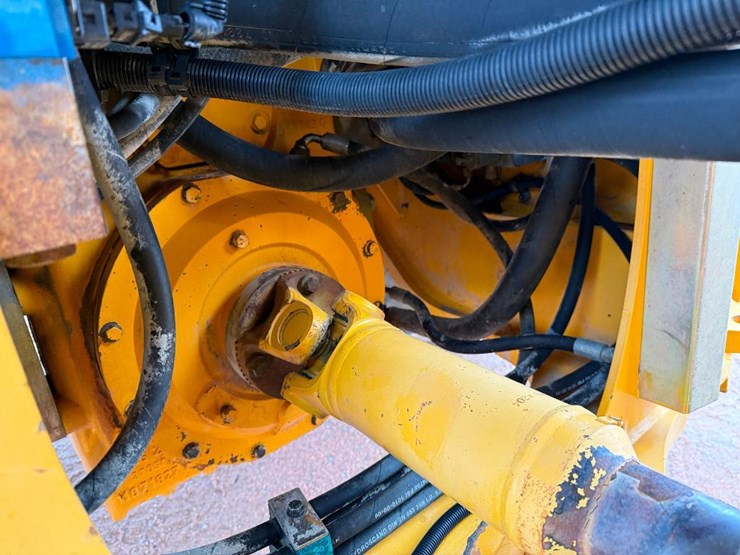 volvo-l120e-image-46