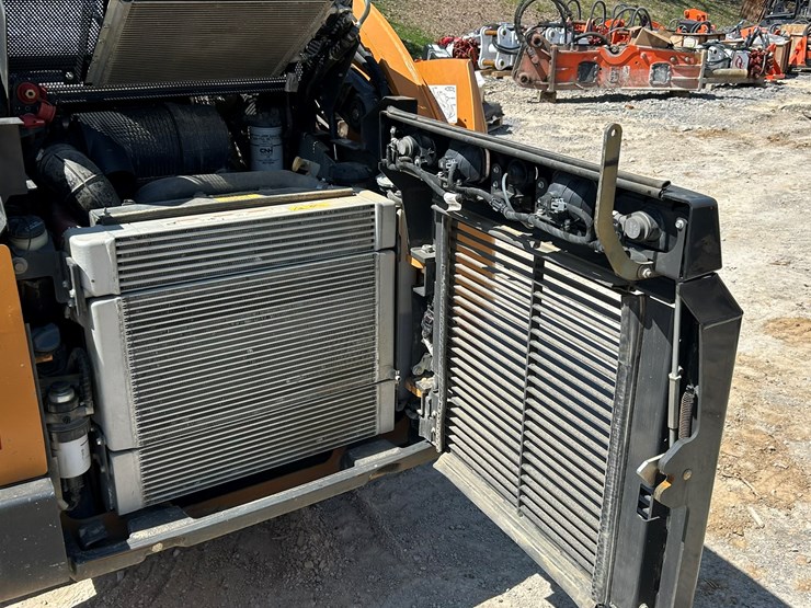 2023-case-tv450b-image-26