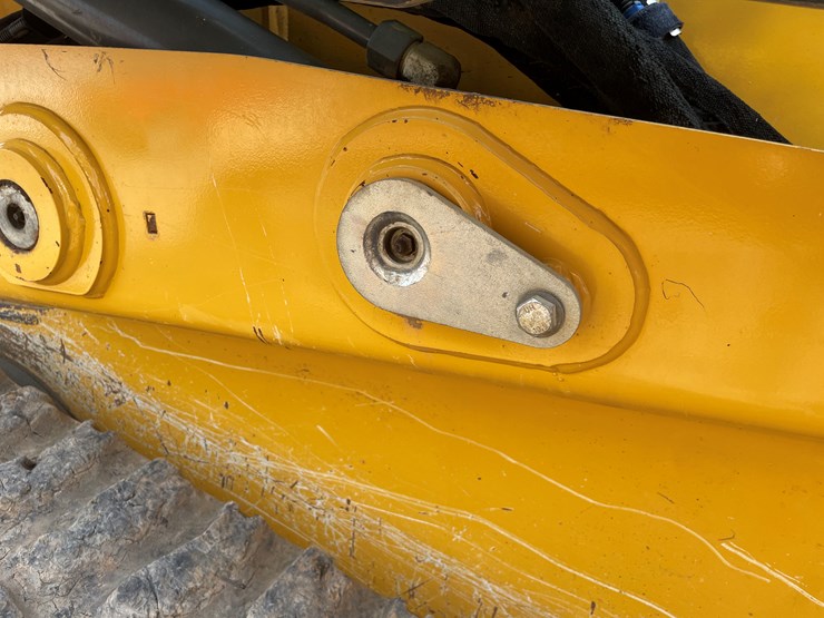 2019-deere-333g-image-24