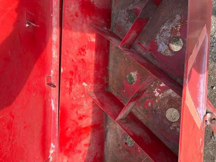 new-holland-575-image-10