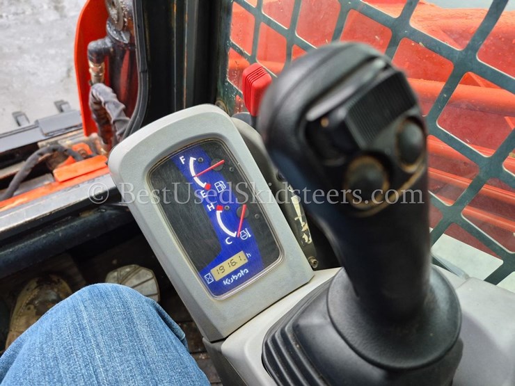 2013-kubota-svl90-2-image-10