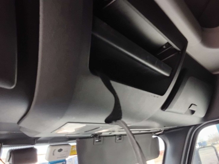 2019-freightliner-cascadia-pt126sl-3akjhhdr0kskl2228-mileage:-688348-image-16