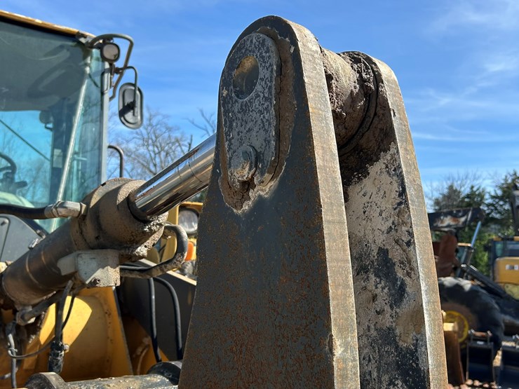 2010-deere-544k-image-19