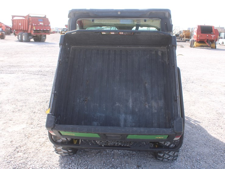 2019-john-deere-gator-image-30