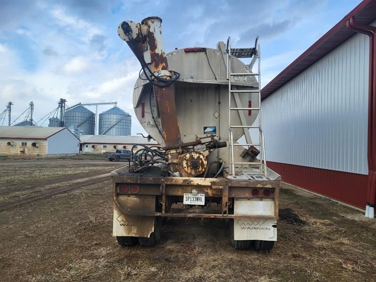 1996-warren-tandem-axle-feed-semi-trailer-image-4