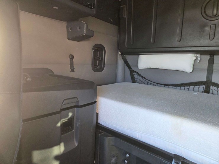 2019-freightliner-cascadia-3akjhhdr0kskr5281-mileage:-image-10