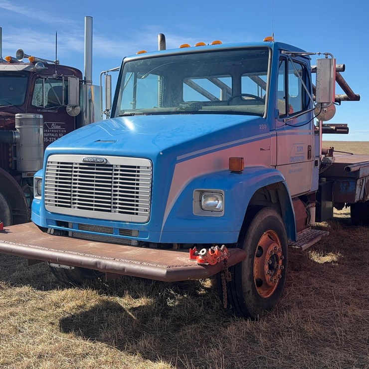 2000 FREIGHTLINER FL70