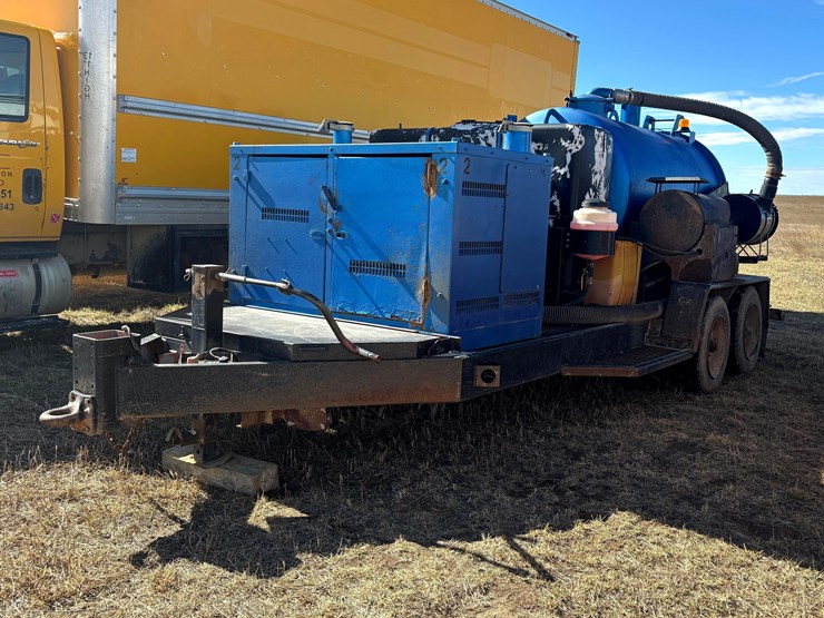 ditch-witch-vac-trailer-image-1