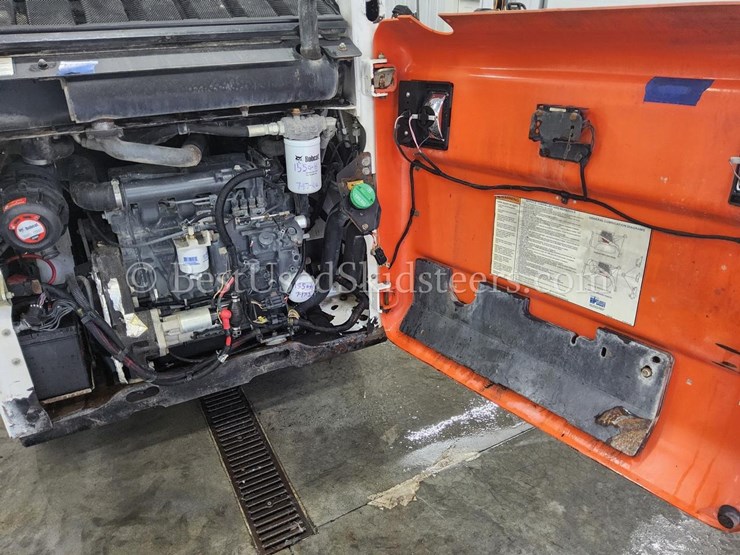 2013-bobcat-t110-image-20