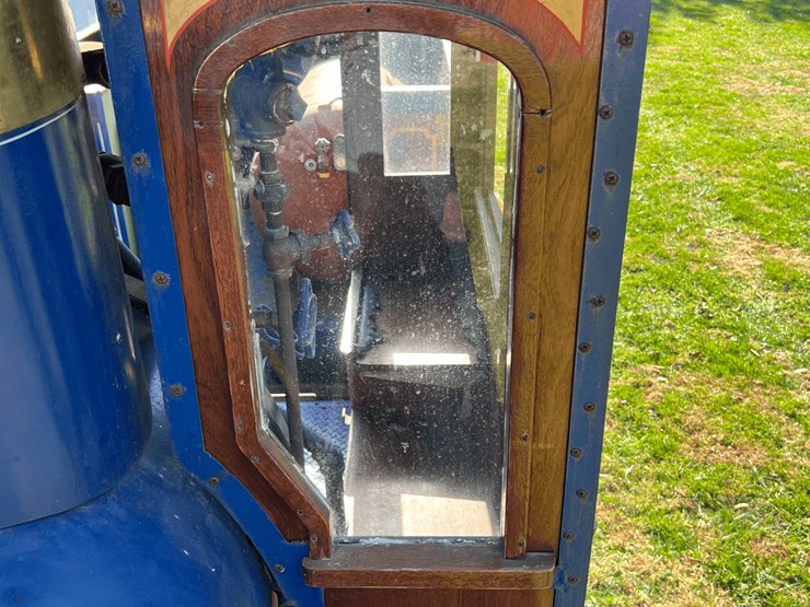 frick-steam-locomotive-with-track-image-86