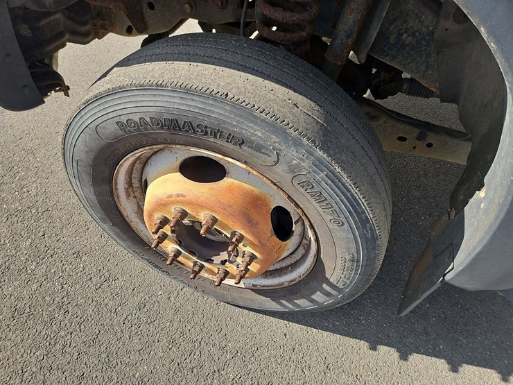 2014-ford-f550-xl-image-18