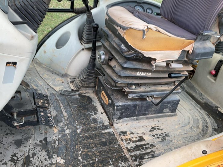 #360-•-2000-komatsu-4x4-utility-backhoe-image-40