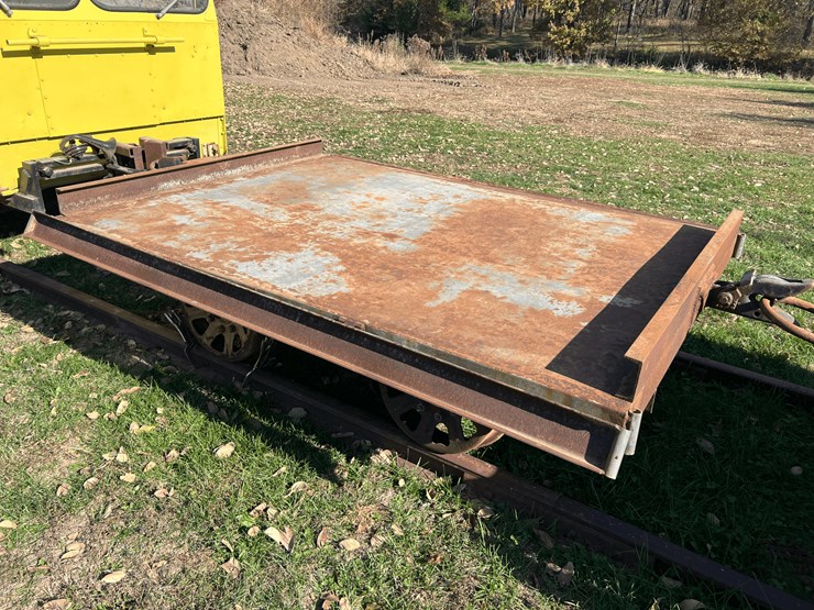 set-of-3-flat-cars-image-6