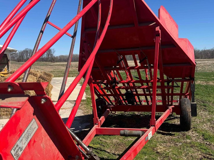 kuhns-1034-hay-accumulator---field-ready-image-10