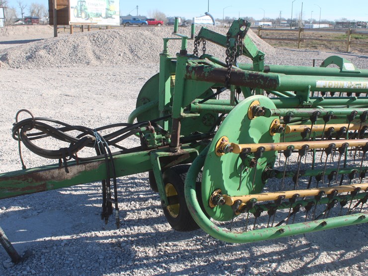 john-deere-700-image-10