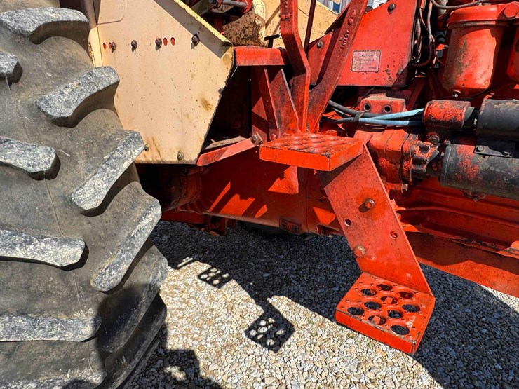 case-1030-comfort-king-tractor,-diesel,-wide-front,-18.4-34-tires,-5-front-weights,-2-remotes,-3pt.,-image-22