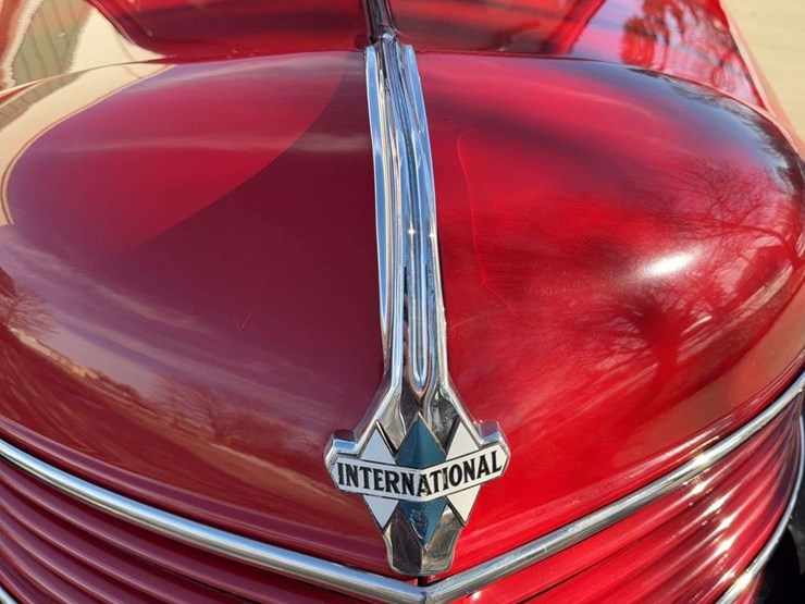1937-international-d2-panel-truck-image-54