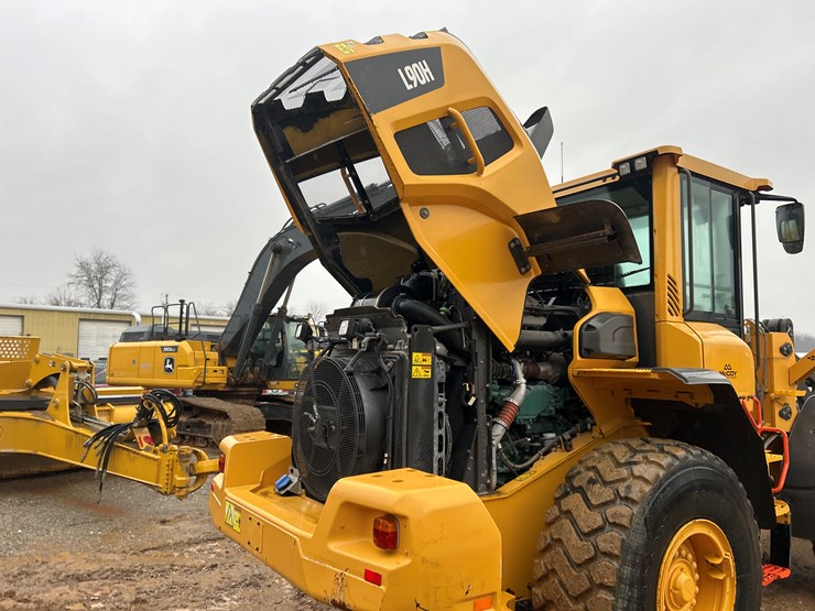 2019-volvo-l90h-image-38