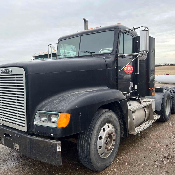 2000 FREIGHTLINER FLD120