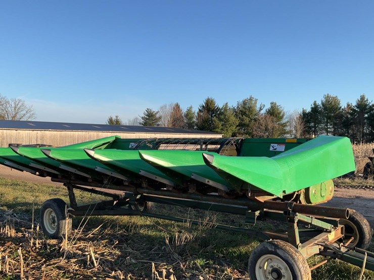 #720-•-john-deere-combine-corn-head-and-cart-image-1