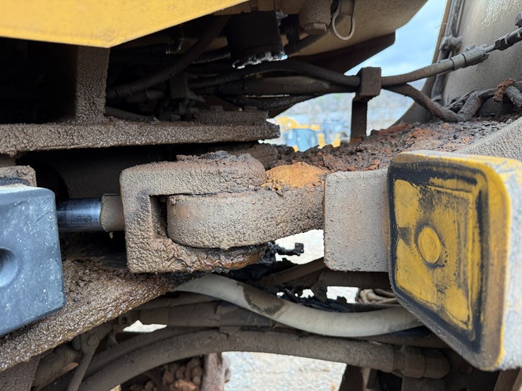 2005-caterpillar-930g-image-32