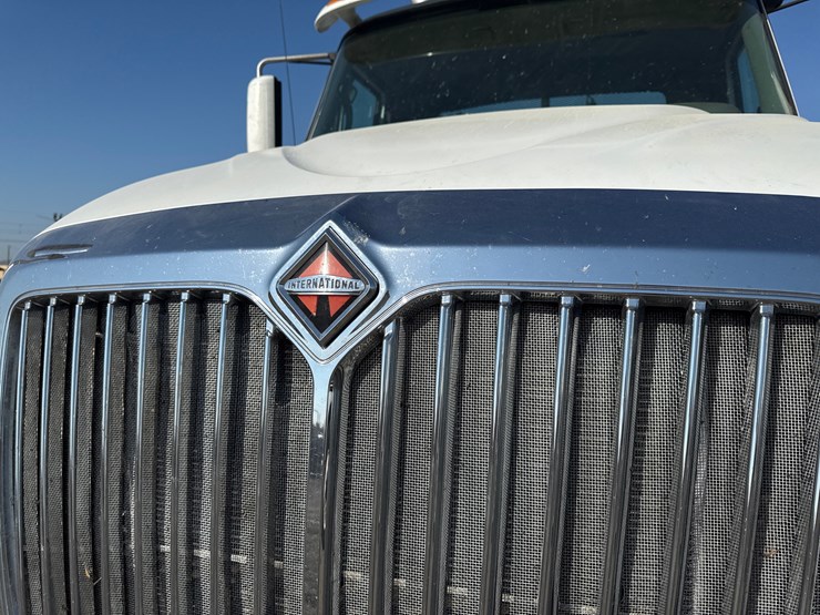 2011-international-prostar-image-33