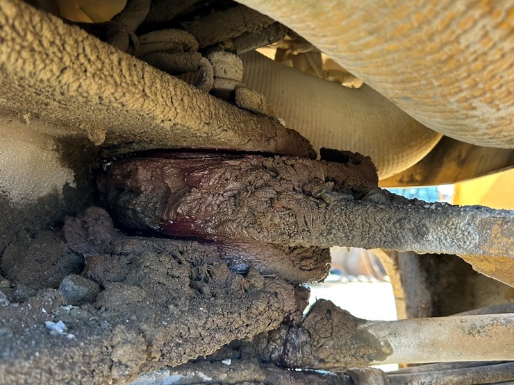 2010-deere-544k-image-28