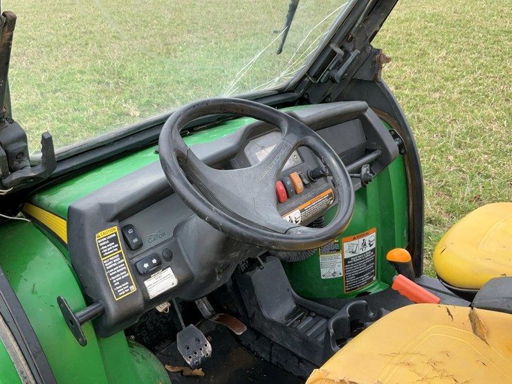 john-deere-gator-image-13