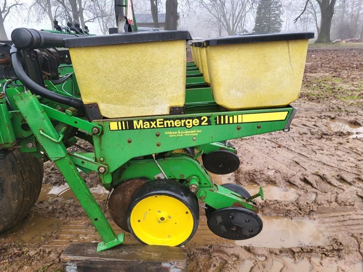 john-deere-7240-image-15