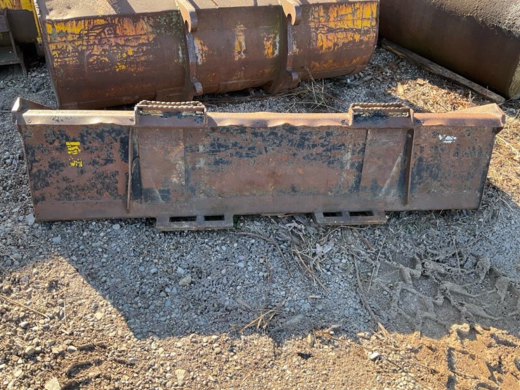 #273-•-60”-skid-steer-bucket-image-3