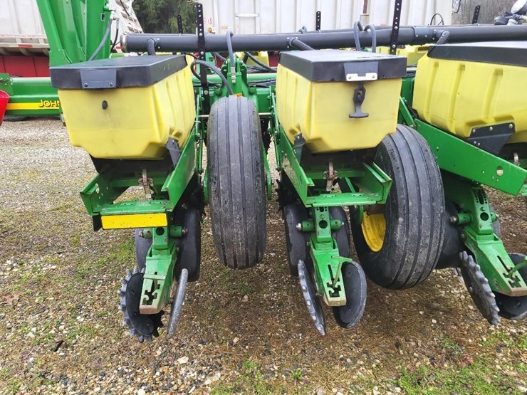 2010-john-deere-1770nt-image-21