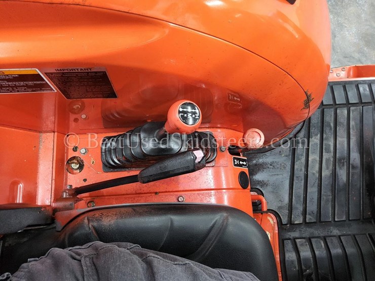 2017-kubota-l3560-image-41