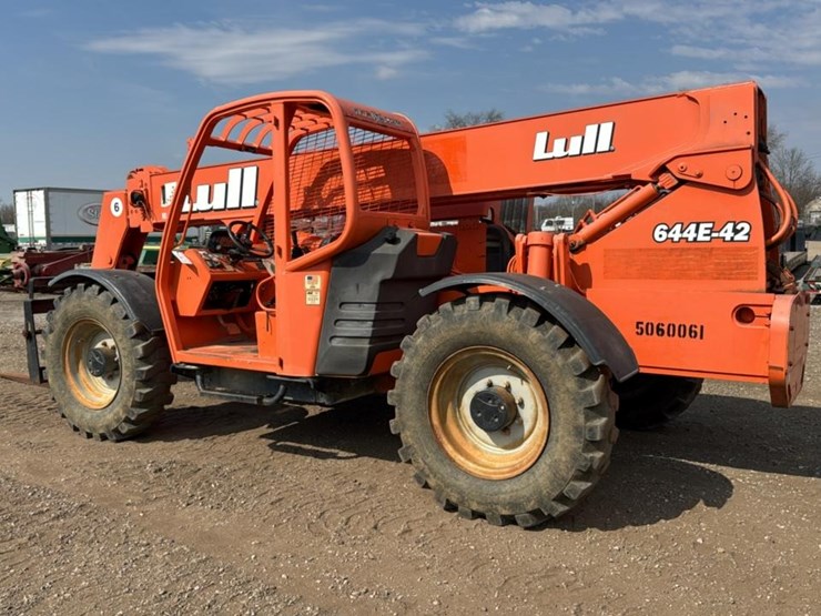 2007-lull-644-image-3